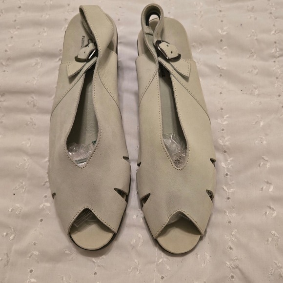 Confidence Shoes - Arche French Leather Slingback Wedge Sandal Off White Peep Toe 90s Size 40